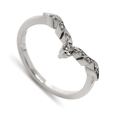 14k white gold wedding ring with leaf motif and Canadian diamonds, angled view