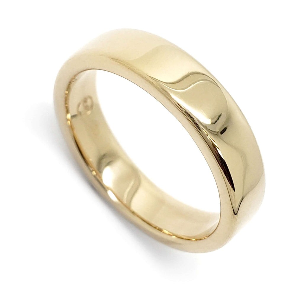 14k yellow gold flat wedding ring with rolled edge and polished finish