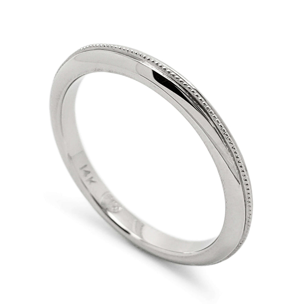 14kt white gold wedding ring with knife edge profile and millgrain detail