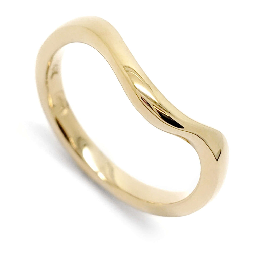 14kt yellow gold chevron wedding ring with a smooth, curved design