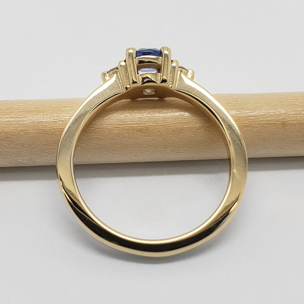 Blue Sapphire Engagement Ring | Era Design Vancouver Canada