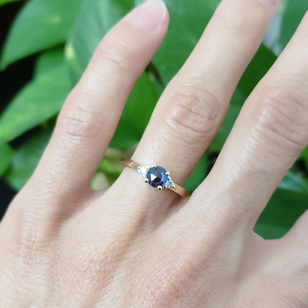 Blue Sapphire Engagement Ring | Era Design Vancouver Canada