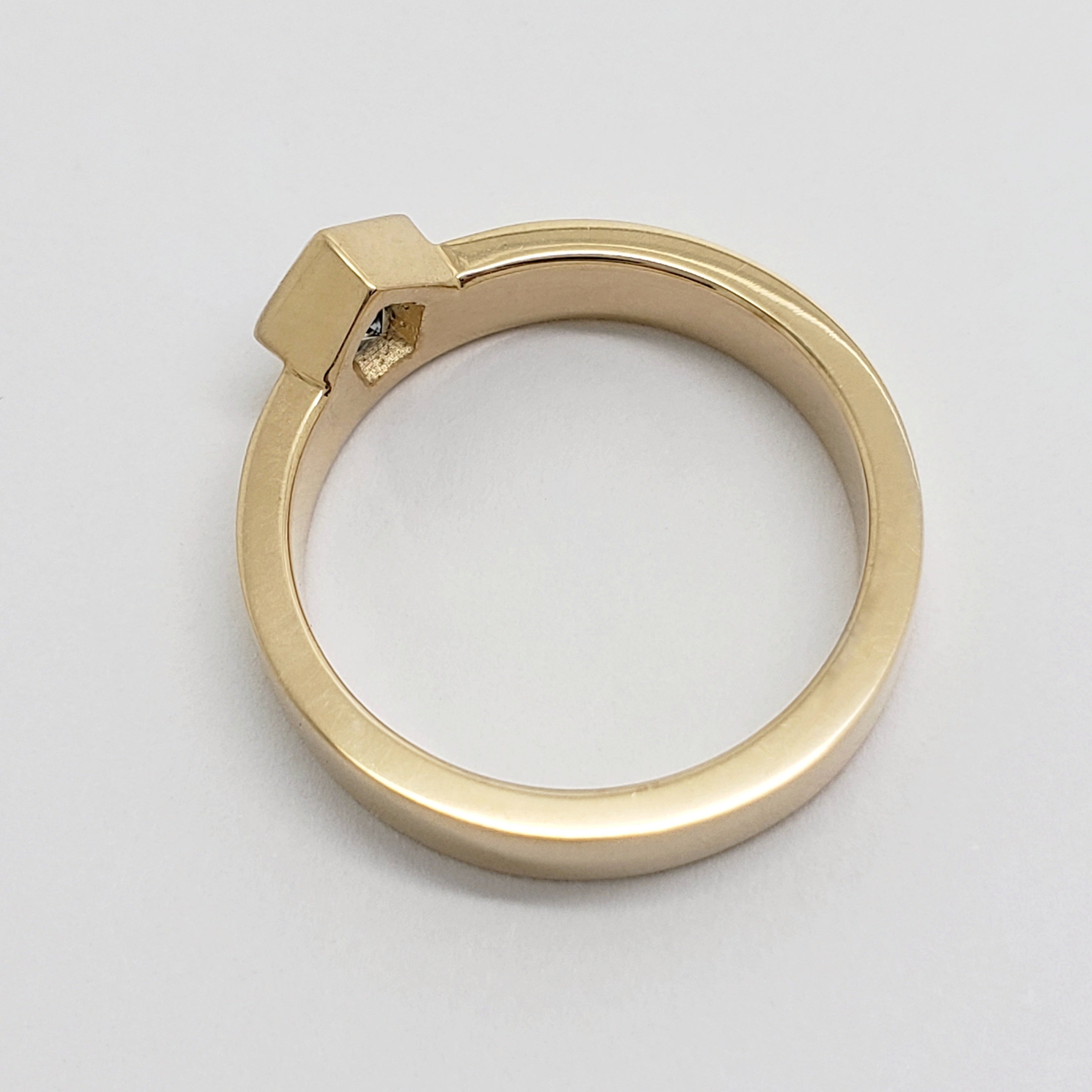 Montana Sapphire Engagement Ring | Era Design Vancouver Canada