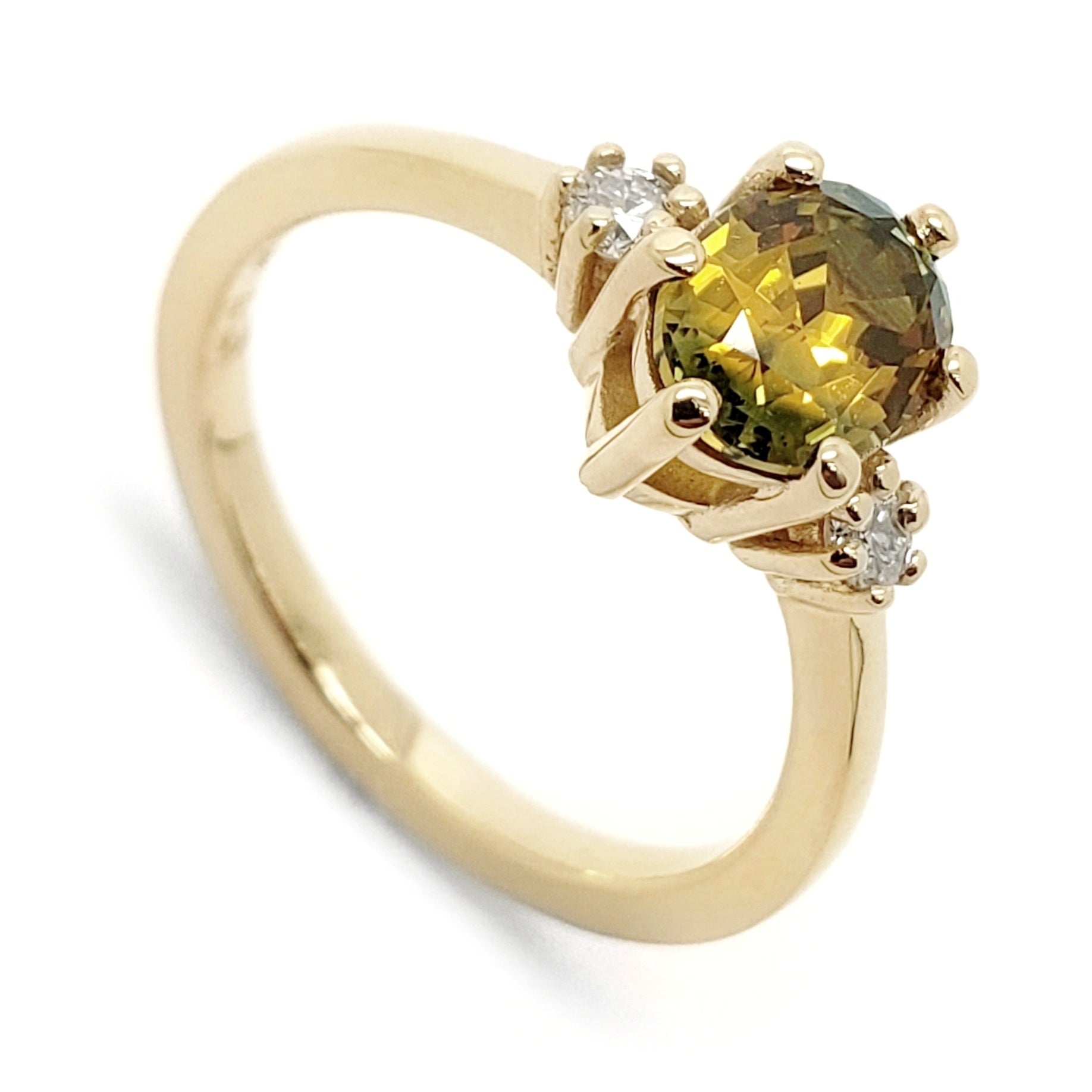 Madagascar Sapphire Engagement Ring | Era Design Vancouver Canada