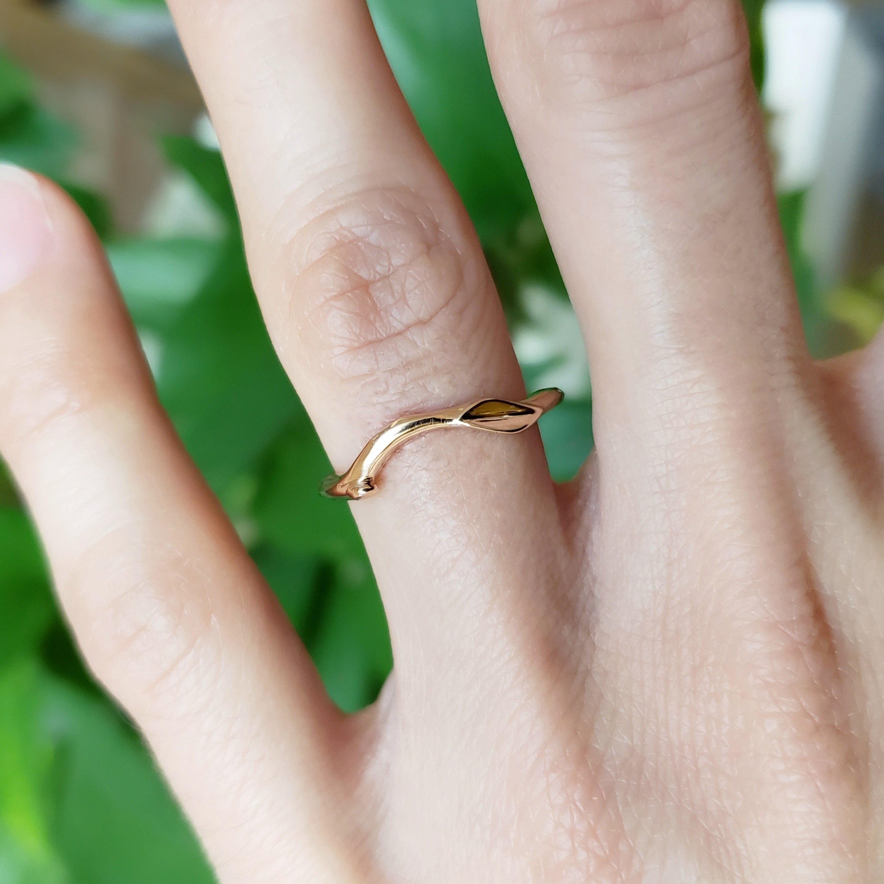 Yellow Gold Leafy Wedding Ring | Era Design Vancouver Canada
