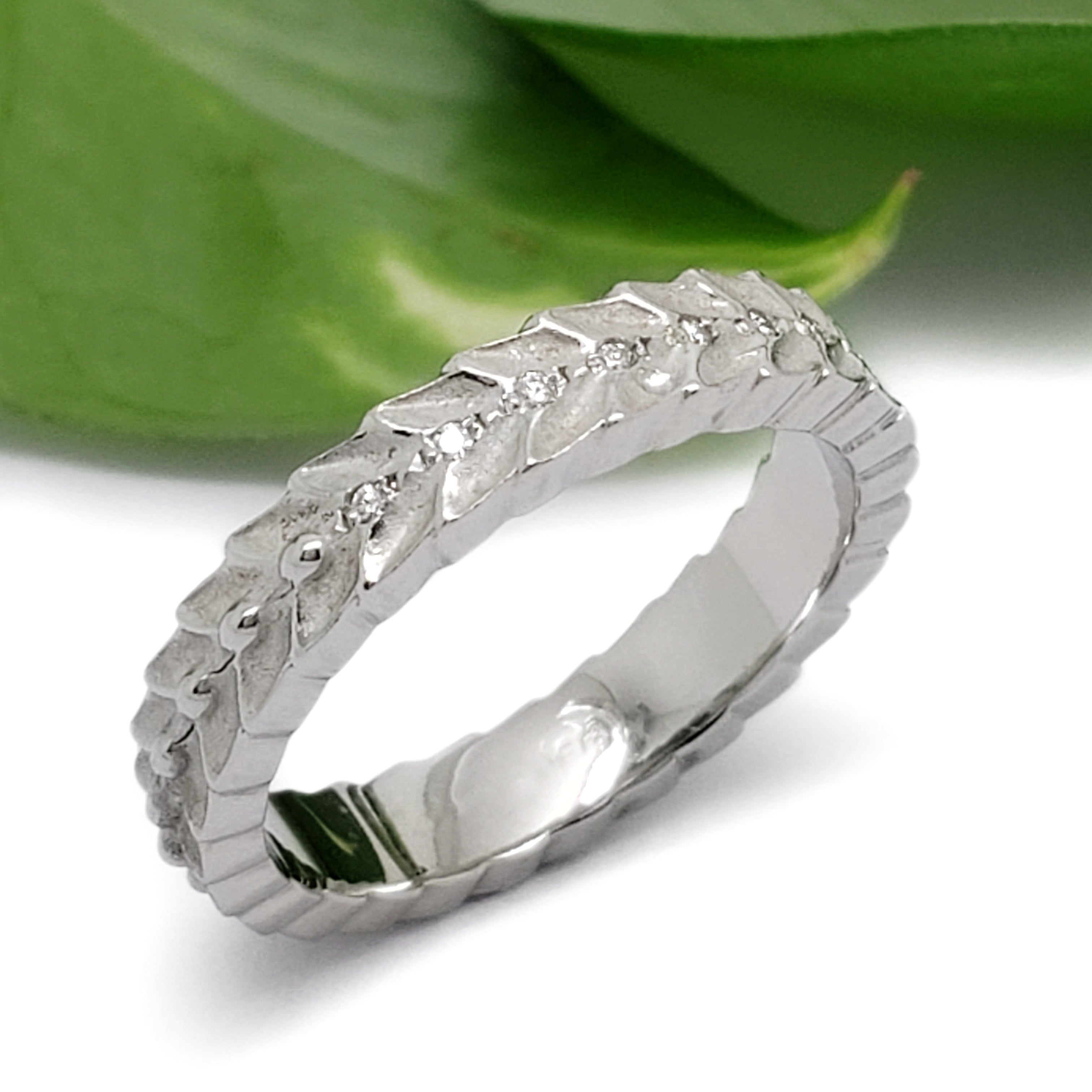 Leafy Wedding Ring | Era Design Vancouver Canada